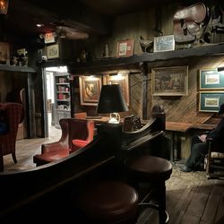Fox & Hounds Tavern