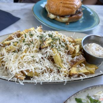 Asllani's Corner - Truffle Parmesan Fries - Burgers Near Me - Interlaken, BE