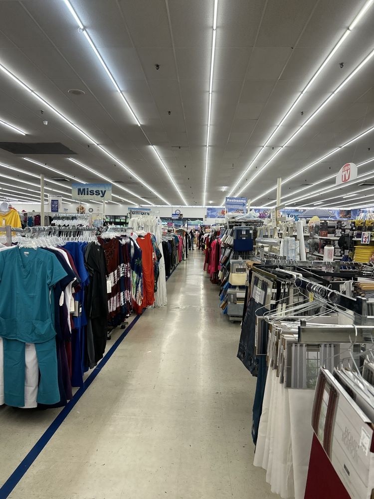 SHOPPERS WORLD Updated July 2024 686 Oak Tree Ave, South Plainfield