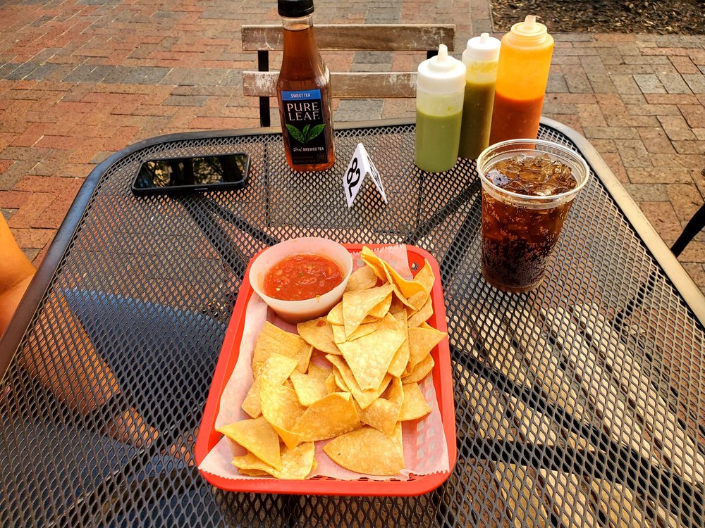 Food from Maciel's Tortas & Tacos