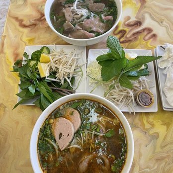 Que Huong Restaurant - Pho and Bun Bo Hue - Vietnamese Near Me - Phoenix, Arizona Que Huong Restaurant - Pho and Bun Bo Hue - Vietnamese Near Me - Phoenix, Arizona