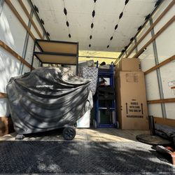 Penske Truck Rental - Loading a 22 ft Penske Truck