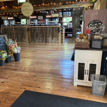 Nan's Kitchen  - Inside - Beer, Wine & Spirits Near Me - Stow, Massachusetts