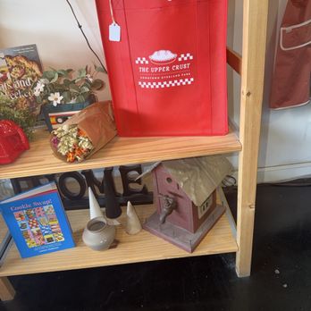 Upper Crust Pie Bakery - Stop in for incredibly delicious cookies, quiches, beverages, and PIES...one slice of pie at a time or take some home or order for a party! - Bakeries Near Me - Overland Park, Kansas