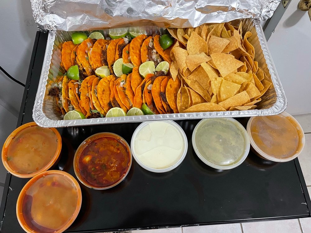 Los Corrales Mexican Tacos Logo