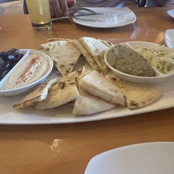Mythos Restaurant - Hummus plate - New American Near Me - Orlando, Florida