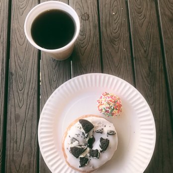 Dad's Donuts & Bakery - Donuts Near Me - Burbank, California