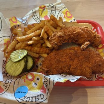 Dave's Hot Chicken - Chicken Shop Near Me - Louisville, Kentucky