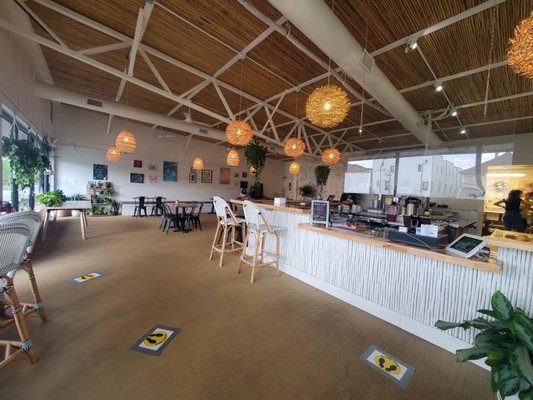 Willow & Wren Cafe' : Coffee, Wine, and Provisions by null