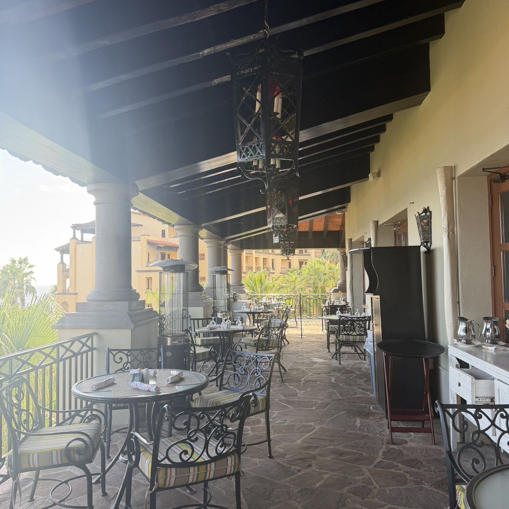 The Bistro - Outdoor seating - American Near Me - Cabo San Lucas, BCS The Bistro - Outdoor seating - American Near Me - Cabo San Lucas, BCS