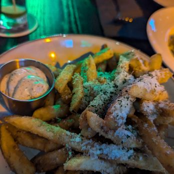 Spark Kitchen and Bar - Cocktail Bars Near Me - Richmond, British Columbia