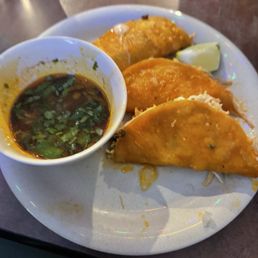 Quesabirria taco