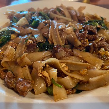 Madam Mam's- North Anderson LN - Beef pad see ew - Thai Near Me - Austin, Texas Madam Mam's- North Anderson LN - Beef pad see ew - Thai Near Me - Austin, Texas