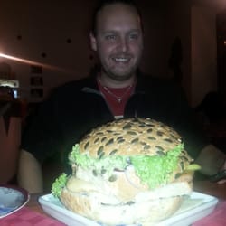 I takový narozeninový burger si tady můžete dát
