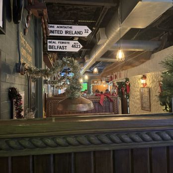 Kelly’s Irish Pub - Decor - Pubs Near Me - Austin, Texas