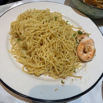 Dumpling Bar - The garlic noodles did not have garlic. It was parmesan cheese. The shrimp were rubber, way overcooked. - Chinese Near Me - San Marino, California Dumpling Bar - The garlic noodles did not have garlic. It was parmesan cheese. The shrimp were rubber, way overcooked. - Chinese Near Me - San Marino, California