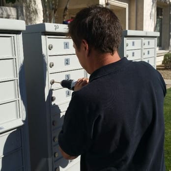 Oldtown Scottsdale Locksmith - Replacing mailbox lock - Keys & Locksmiths Near Me - Scottsdale, Arizona Oldtown Scottsdale Locksmith - Replacing mailbox lock - Keys & Locksmiths Near Me - Scottsdale, Arizona