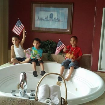 Wilderness on the Lake - Huge Jacuzzi overlooking lake in the villa. Very nice amenity - Resorts Near Me - Wisconsin Dells, Wisconsin Wilderness on the Lake - Huge Jacuzzi overlooking lake in the villa. Very nice amenity - Resorts Near Me - Wisconsin Dells, Wisconsin