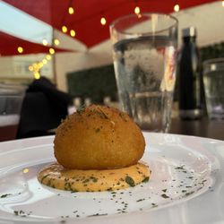 Monroe’s Restaurant - Complimentary Mac N' Cheese Bite at Foodie Card event