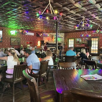 Camp Quitcherbichin - Honey hole saloon - Pizza Near Me - Bridgeport, Texas