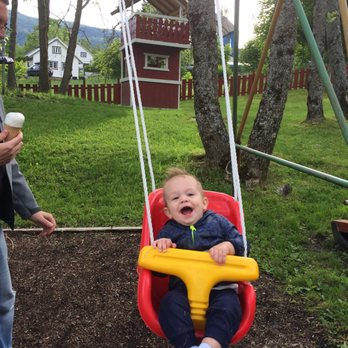 Hardanger Feriesenter - My son having a blast on the swing! - Hotels Near Me - Norheimsund, 12