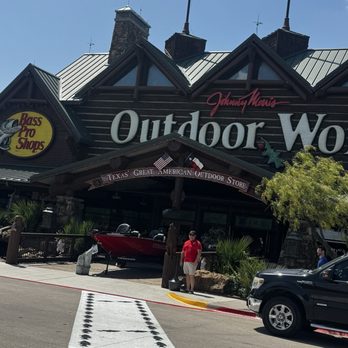 Bass Pro Shops - Grapevine - Hunting & Fishing Supplies Near Me - Grapevine, Texas