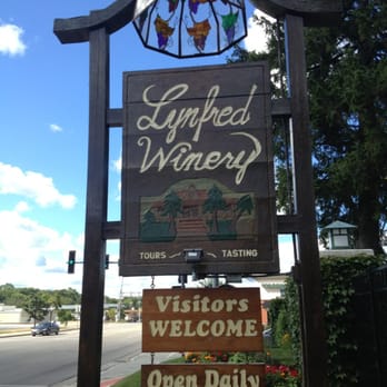 Lynfred Winery - Signage - Wineries Near Me - Roselle, Illinois