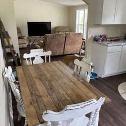 Birdies Boutique - Kitchen/dining room