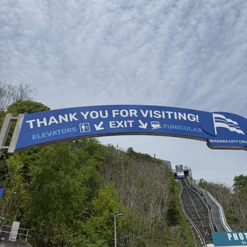 Queen Tour Niagara Falls Tours - Bus Tours Near Me - Toronto, Ontario
