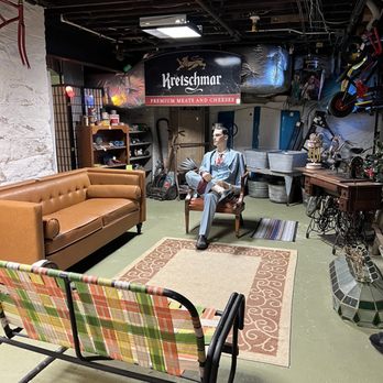 Slacks Antique Mall - Antiques Near Me - Wellsville, Ohio