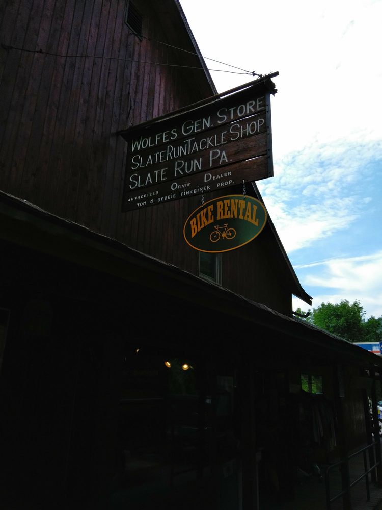 Wolfes General Store Logo