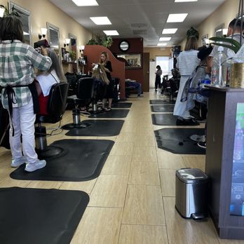 Selfie Salon - Very busy! - Blow Dry/Out Services Near Me - San Diego, California Selfie Salon - Very busy! - Blow Dry/Out Services Near Me - San Diego, California