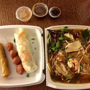 Pho Que Huong - Trio appetizer and spicy shrimp/chicken noodles. Amazing!! - Vietnamese Near Me - McKinney, Texas