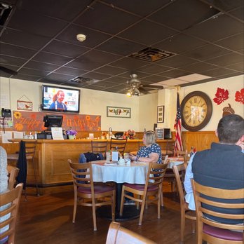 RJS Birds Nest - people sitting at tables in a restaurant - Breakfast & Brunch Near Me - Morrisville, Pennsylvania RJS Birds Nest - people sitting at tables in a restaurant - Breakfast & Brunch Near Me - Morrisville, Pennsylvania