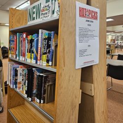 Hawaii State Public Library System - Ewa Beach Library - Hot list books 1 week rental vs 3