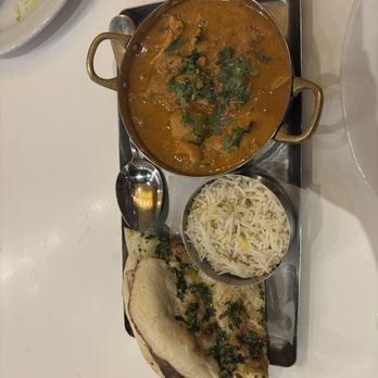 Da Gama - Mum's Chicken Curry (GF) - Indian Near Me - Houston, Texas