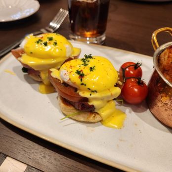 Farena - Eggs Benedict - Pizza Near Me - Arlington, Texas Farena - Eggs Benedict - Pizza Near Me - Arlington, Texas