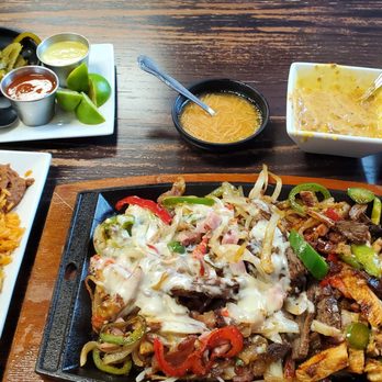 La Tequila - Corpus Christi - Alambre fajitas, queso cheese with beef added. - Mexican Near Me - Corpus Christi, Texas