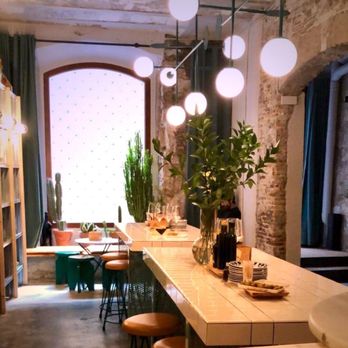 Aguita - Wine Bars Near Me - Barcelona, B Aguita - Wine Bars Near Me - Barcelona, B