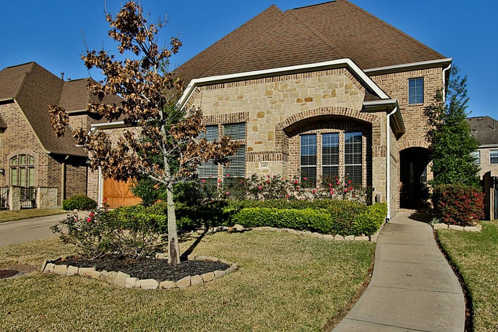 Slide of Best Roofing & Siding