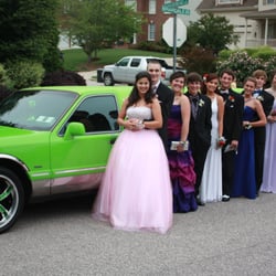 Key Lime Limousines - Arriving to prom in style!  Best prom limo in Raleigh Durham!