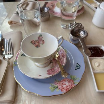 Lady Camellia - The table setting - Tea Rooms Near Me - Alexandria, Virginia Lady Camellia - The table setting - Tea Rooms Near Me - Alexandria, Virginia