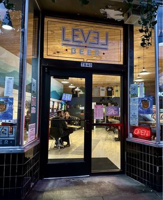 Level Beer: Level 2 Multnomah Village by null