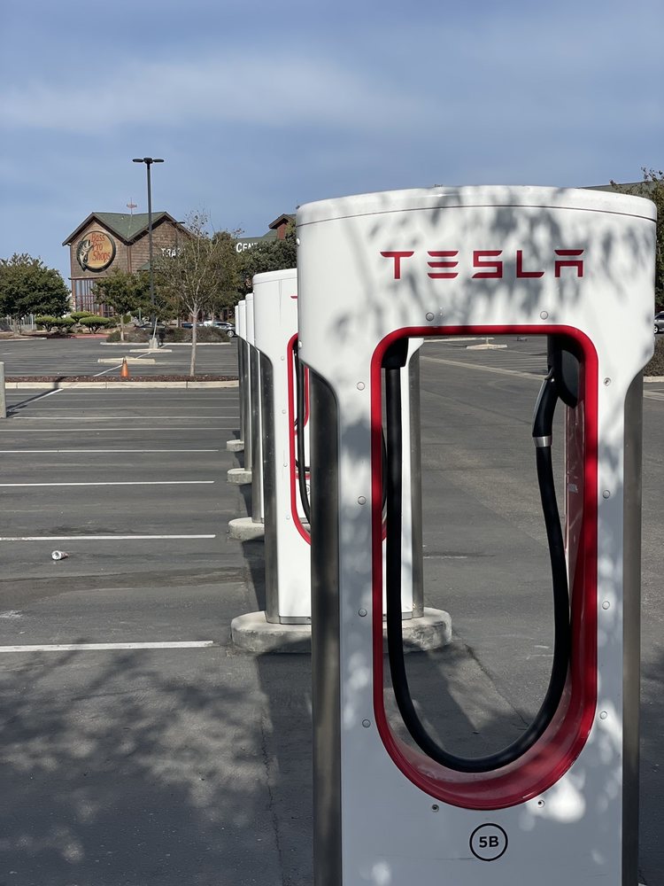 TESLA SUPERCHARGER - MANTECA - Updated December 2025 - 20 Photos & 12 ...