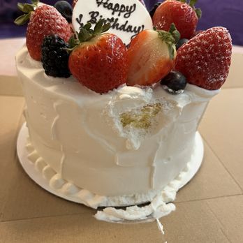cakeM - front damage from deflating cake. - Patisserie/Cake Shop Near Me - Honolulu, Hawaii cakeM - front damage from deflating cake. - Patisserie/Cake Shop Near Me - Honolulu, Hawaii