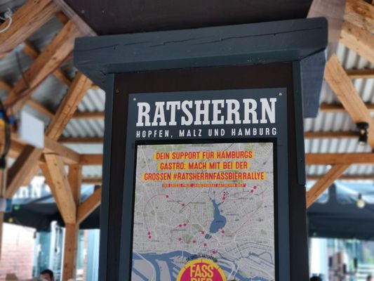 Altes Mädchen Ratsherrn Braugasthaus Hamburg by null