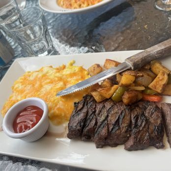 Off The Hook Raw Bar & Grill - Seafood Near Me - Freeport, New York