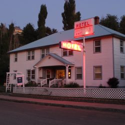 The Oregon Hotel - Exterior