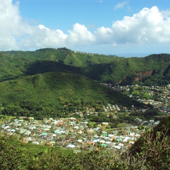 Waʻahila Ridge State Recreation Area - 1st lookout. Beautiful view of Palolo - Hiking Near Me - Honolulu, Hawaii Waʻahila Ridge State Recreation Area - 1st lookout. Beautiful view of Palolo - Hiking Near Me - Honolulu, Hawaii