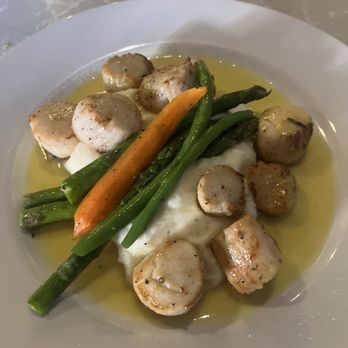 9 Elm American Bistro - New American Near Me - Danvers, Massachusetts